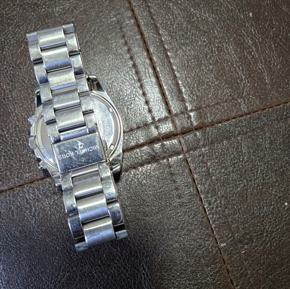 Michael Kors stainless steel watch - Picture 4 of 5